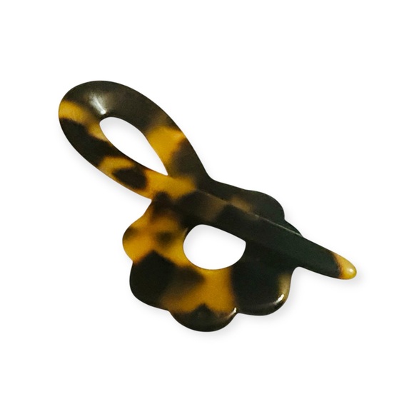 1960’s Dainty Toetoiseshell French Hair Pick with Floral Shaped Top, Deadstock - Picture 3 of 6